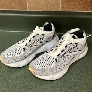Brooks 20 Glycerin White and Gray Running Shoes